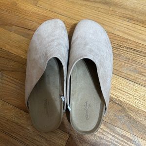 women’s clog shoes